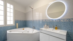 Hair dryer, towels