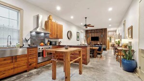 Coffee/tea maker, fridge, microwave, oven - Charming Historic House w Heated Pool & Hot Tub 5 BR|3 BA (New Orleans)