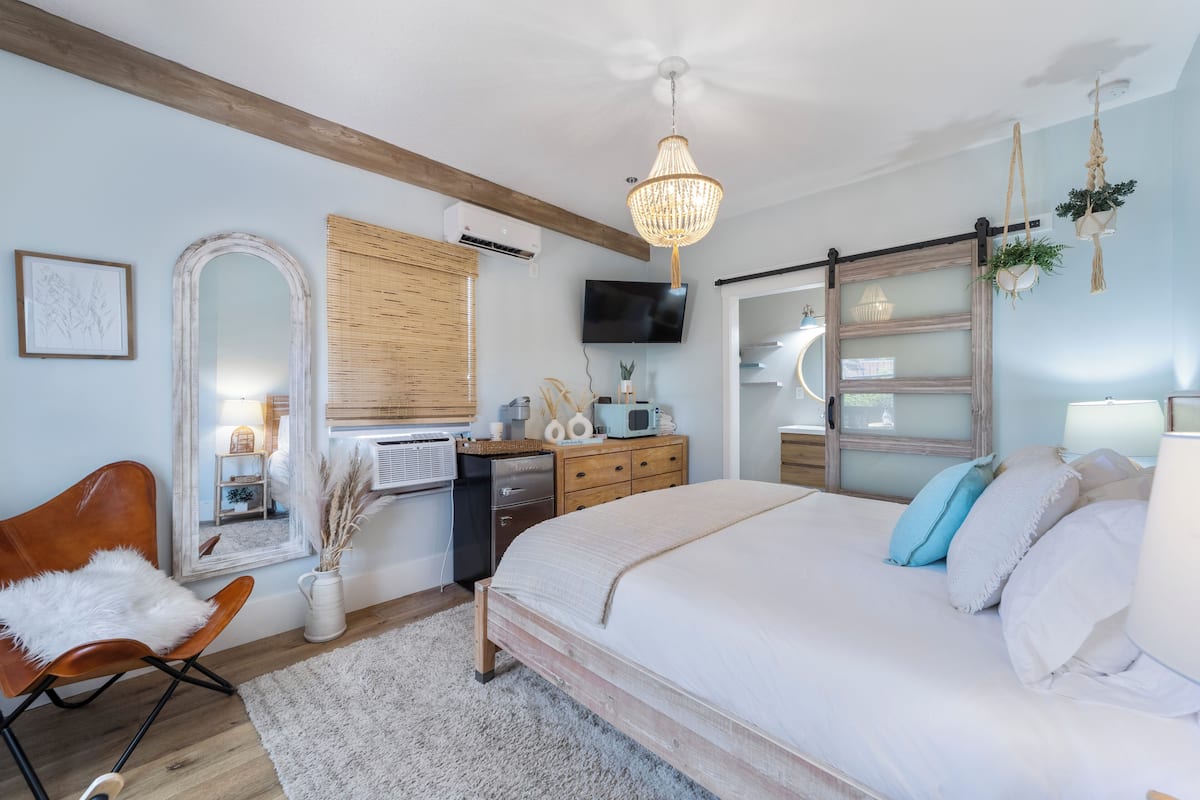 Standard Room | Soundproofing, iron/ironing board, free WiFi