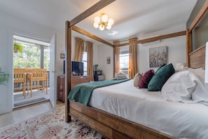Standard Room | Memory foam beds, soundproofing, iron/ironing board, free WiFi - Casa de Teo (St. Augustine)