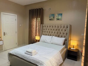 2 chambres, fer et planche à repasser, Wi-Fi, draps fournis