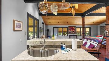 7 bedrooms, iron/ironing board, WiFi, bed sheets