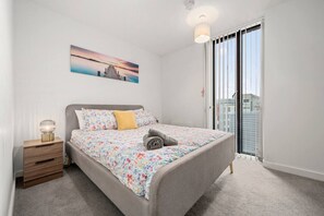 2 bedrooms, desk, iron/ironing board, travel crib