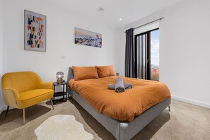 2 bedrooms, desk, iron/ironing board, travel crib