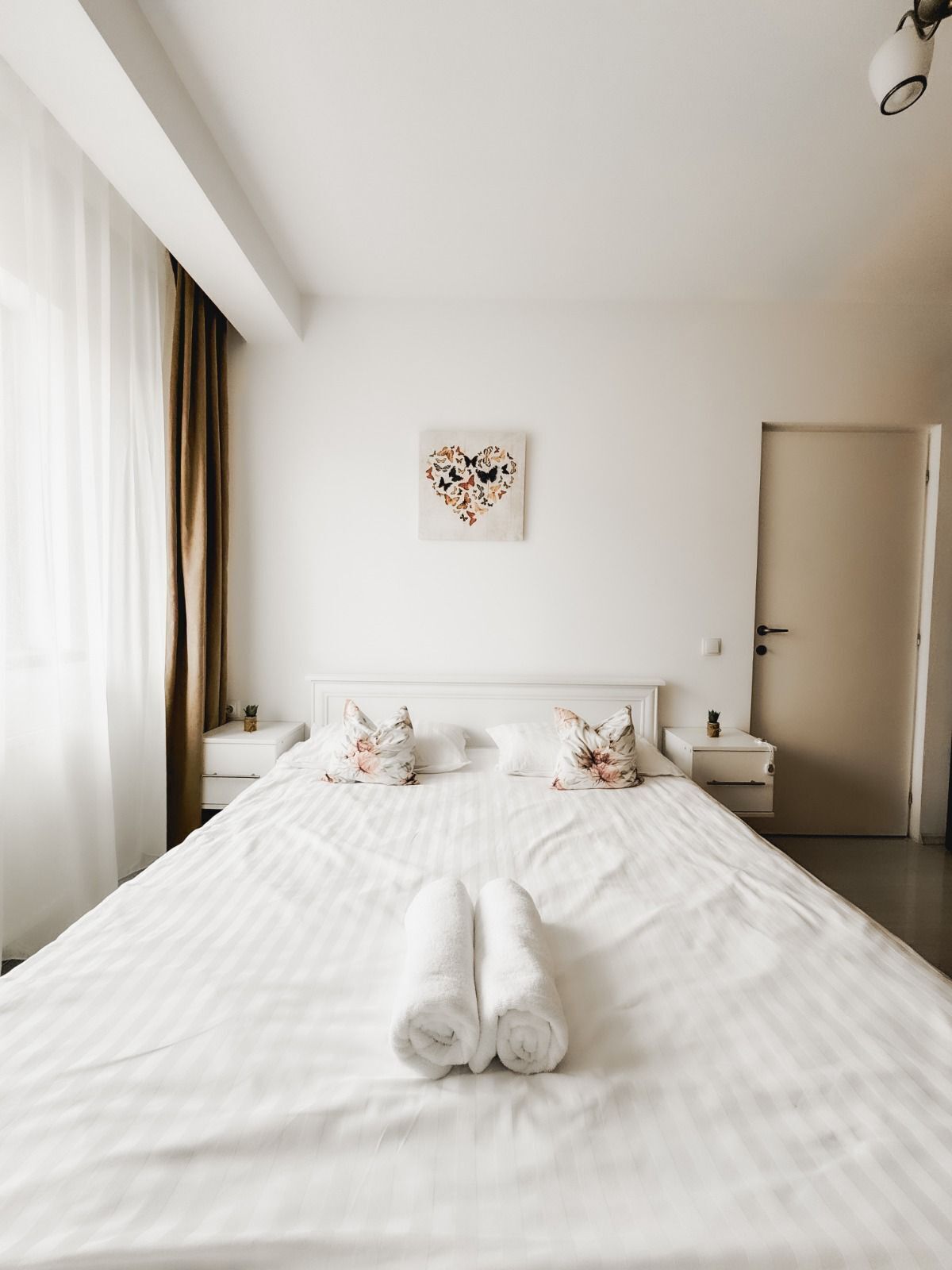 3 dormitoris, planxa i posts de planxar, wifi i roba de llit 