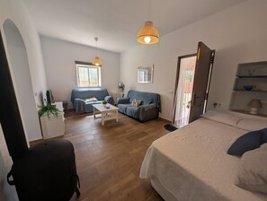 2 bedrooms, iron/ironing board, bed sheets