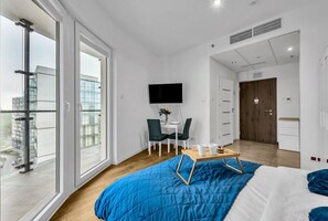 Iron/ironing board, free WiFi, bed sheets