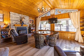 Interior - The Happy Place Cabin (South Fork)