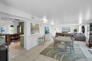 Interior - Coco River House~4 Bedroom/ 2 Bath on Canal w/ Gulf Access in Naples,FL! (Naples)