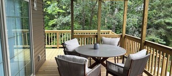 Ranier's Hidden Gem - 3 bedrooms