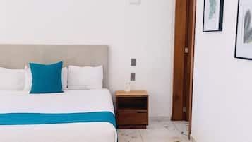 Suite de luxe | Caixa forta a l'habitació i espai de treball apte per a portàtils