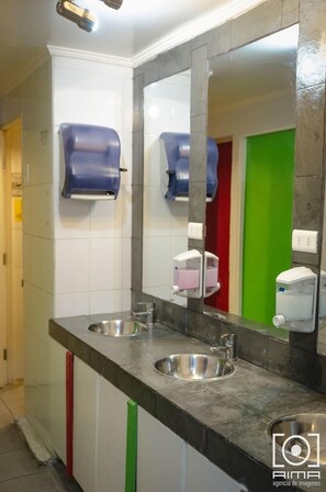 Bathroom - Hostal La Casa Azul (Valparaíso)