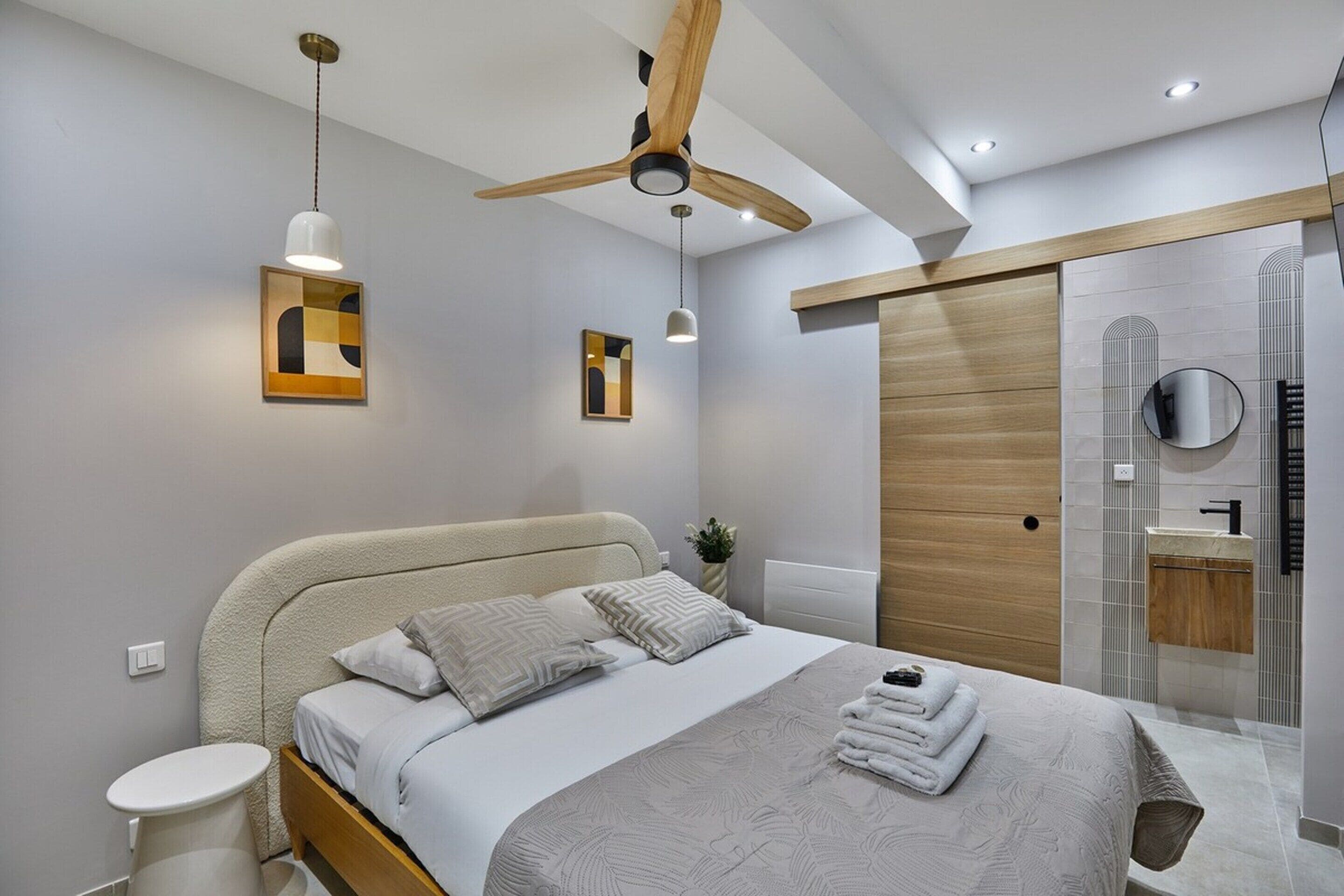 Apartment | 3 bedrooms, laptop workspace, iron/ironing board, bed sheets