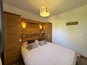 1 bedroom, WiFi - 200m from shops, 4th floor, swimming pool, balcony, ski locker, 32m², Vars (Vars)