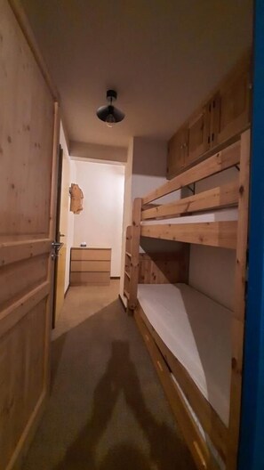 1 bedroom - 100m from ski slopes, Ground floor, balcony, tv, ski locker, 24m², Montalbert (Aime)