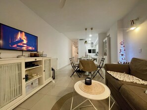 Lejlighed - 2 soveværelser - ryger - balkon | Stue