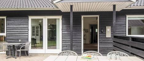 House | Outdoor dining