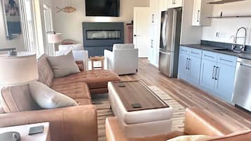 Una Smart TV, una chimenea