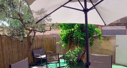 Just 2 minutes from the sea and 3 minutes from the center of Trapani here experience the serenity