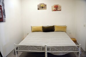 1 chambre, fer et planche à repasser, Wi-Fi, draps fournis