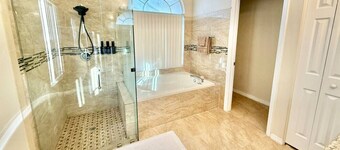 Spacious House w/ Pool & Hot Tub near Tampa