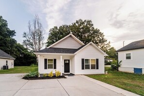 House (3 Bedrooms) | Floor plan