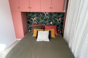 Ferros/tábuas de passar roupa, Wi-Fi, roupa de cama