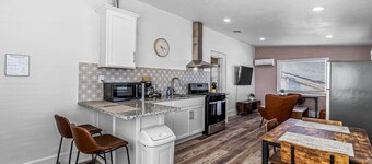 Cozy 1B Private Terrace View