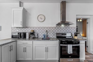 Private kitchen - Cozy 1B Private Terrace View (El Paso)