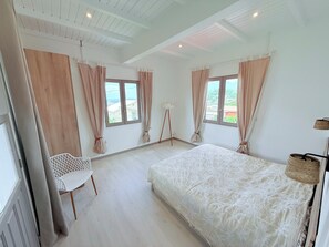 3 habitaciones, tabla de planchar con plancha, internet y ropa de cama 