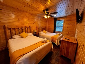 2 室のベッドルーム、WiFi (無料)、ベッドシーツ