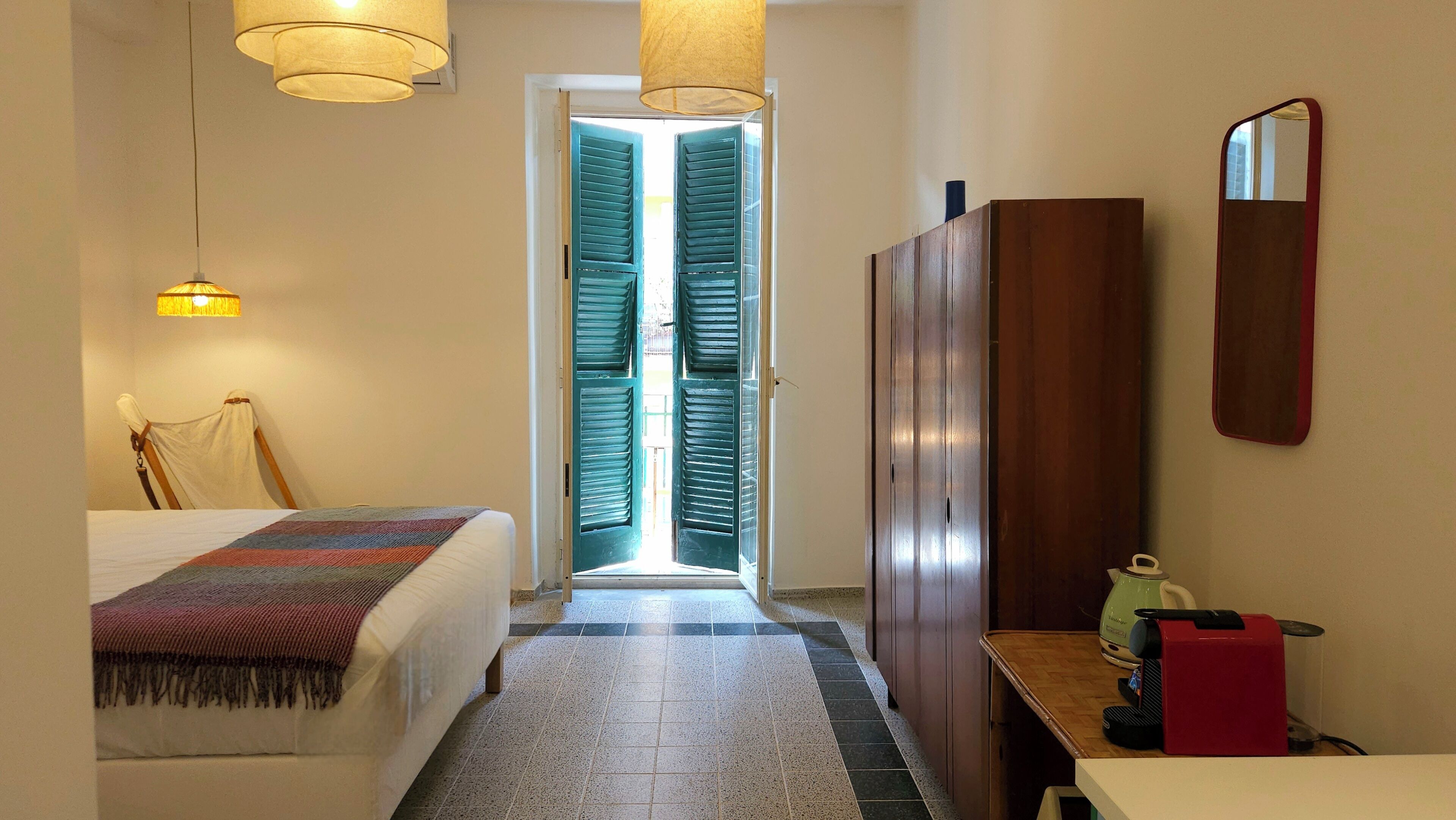 1 camera, Wi-Fi, lenzuola