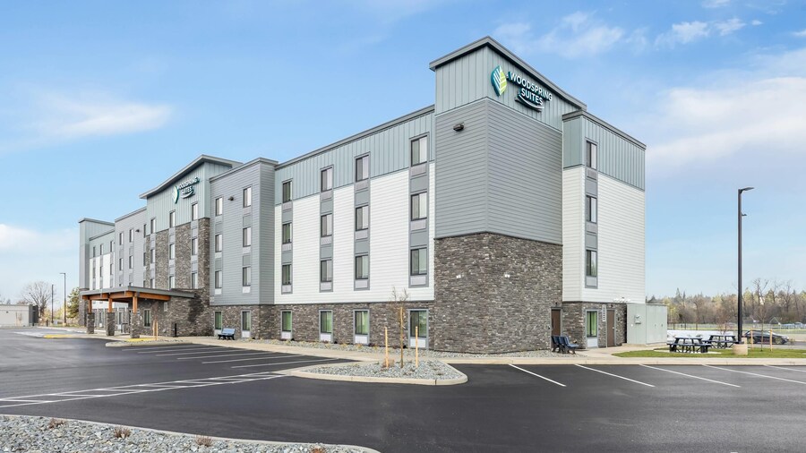 WoodSpring Suites Medford near I-5