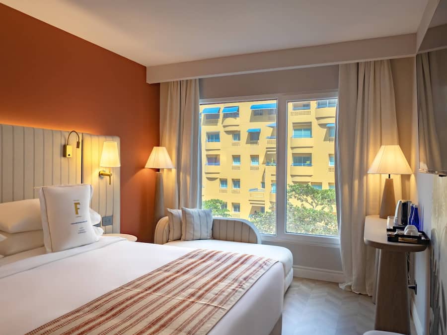 Rom – standard, 1 kingsize-seng | Sengetøy av topp kvalitet, minibar og safe på rommet