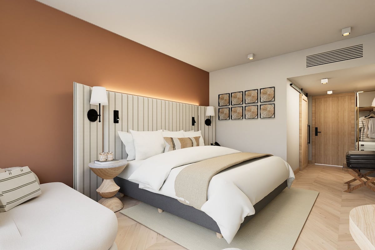 Standard Room, 1 King Bed | Premium bedding, minibar, in-room safe, blackout drapes