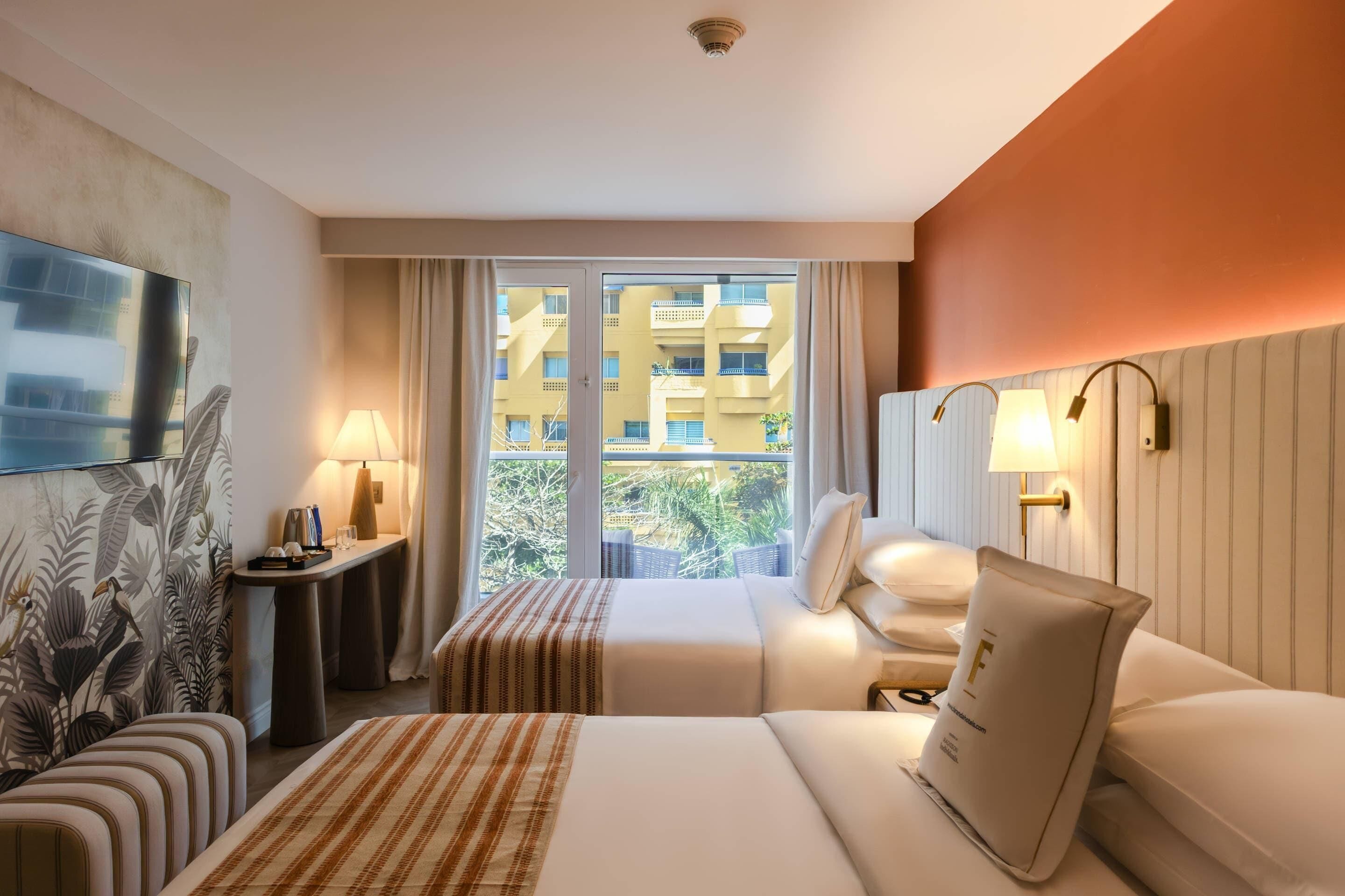 Kamar Double Klasik, 2 Tempat Tidur Double, Bebas Asap Rokok (Efficiency) | Seprai premium, minibar, brankas, dan ruang kerja ramah laptop