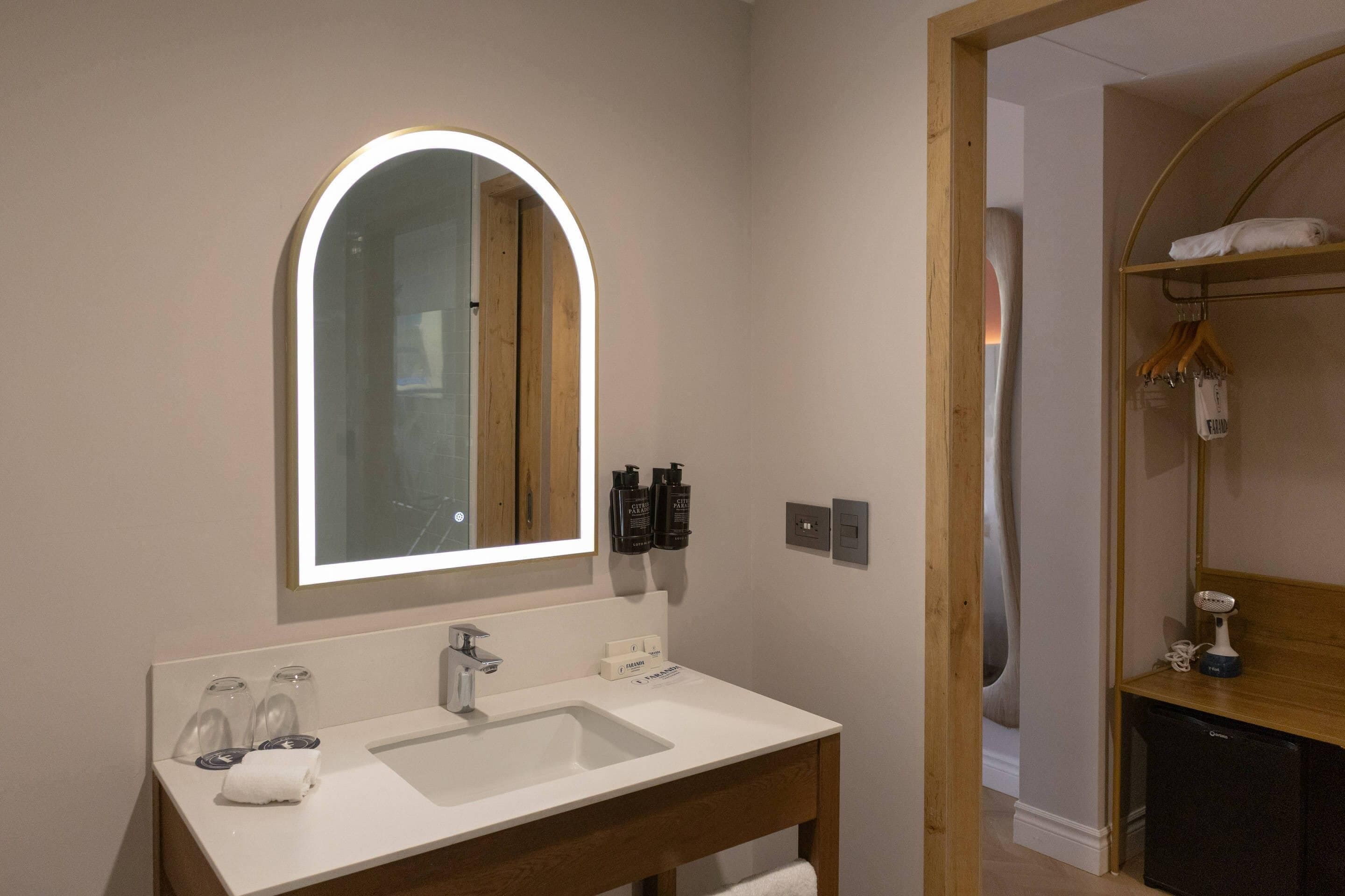 Rom – standard, 1 kingsize-seng, balkong | Sengetøy av topp kvalitet, minibar og safe på rommet