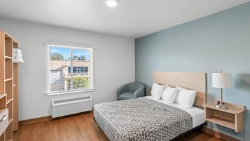 Suite, 1 Tempat Tidur Queen, akses difabel, Bebas Asap Rokok (Accessible Tub) | Wi-Fi gratis dan seprai linen