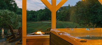 11 Acre Estate ~ Guest House ~ Private Golf Course ~ River & Pond ~ Hot Tub