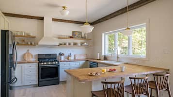 Mikrowelle, Ofen, Herdplatte, Geschirrspüler