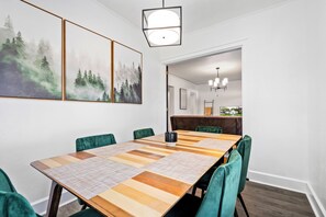 Dining - Charming 3-bedroom cottage with AC in Mobile (Mobile)