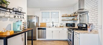 Charming 3-bedroom cottage with AC in Mobile