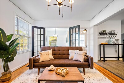 Charming 3-bedroom cottage with AC in Mobile