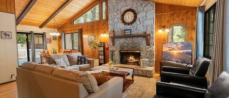 Televisor i llar de foc