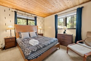 3 chambres, fer et planche à repasser, literie fournie