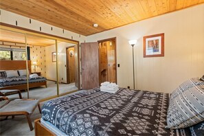 3 bedrooms, iron/ironing board, bed sheets