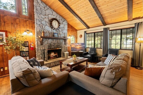 Interior - Bear Woods 3BR Retreat (Big Bear)