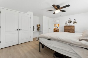 2 bedrooms, desk, iron/ironing board, free WiFi