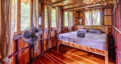 Paradiselodge - Jungleguesthouse - next to Nauyaca