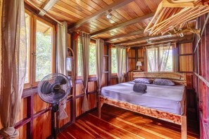 1 soverom, reiseseng for barn, wi-fi (mot et tillegg) og sengetøy